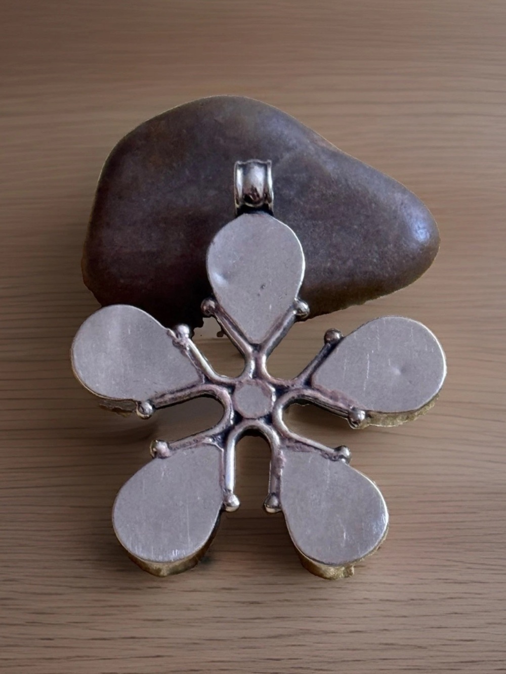Handcrafted Vintage Style Artisan Floral Pendant Inlay Stones Set In Silver 18gr - Picture 4 of 9